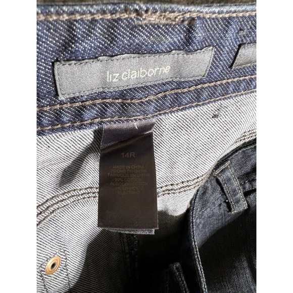 Liz Claiborne Slim Fit Straight Leg Jeans Womens Size 14 Dark Wash Blue Denim - Picture 4 of 16